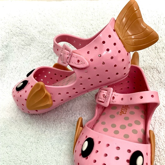 Mini Melissa Fish Crocs - Picture 11 of 12